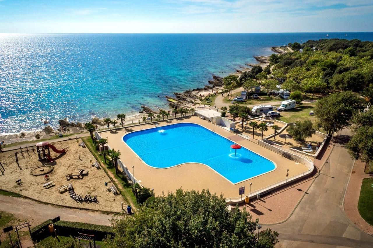 Camping Ulika Mobile Homes - Naturist Cervar-Porat Exterior photo