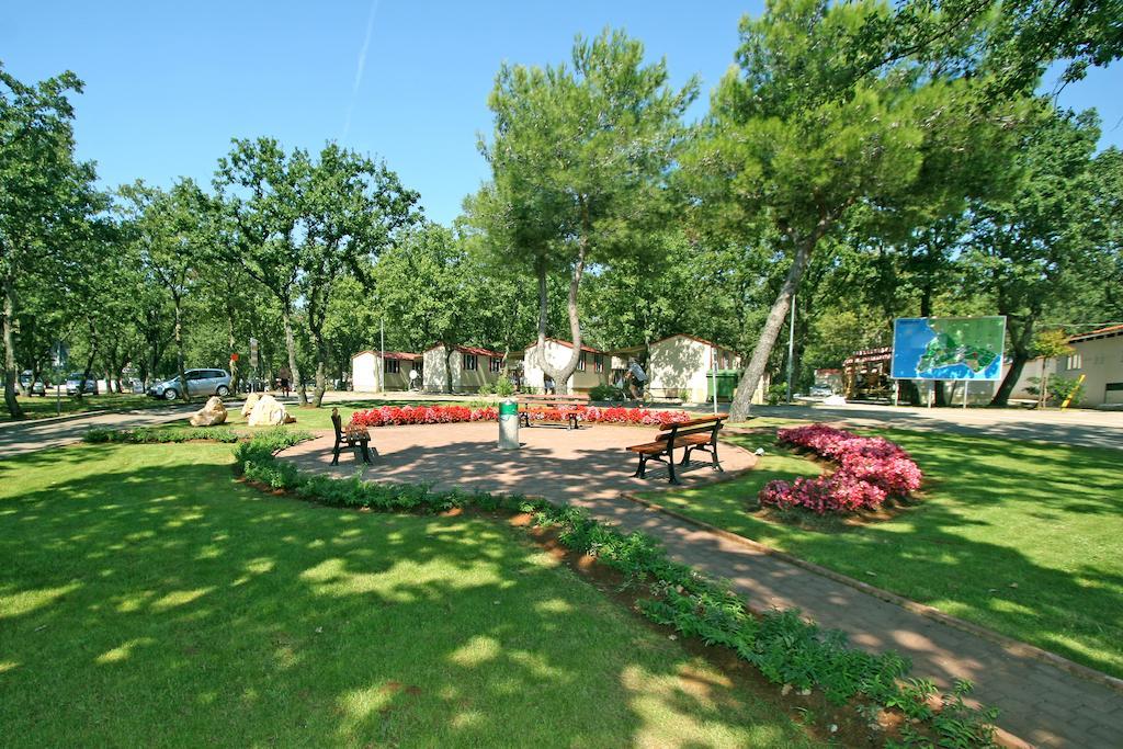 Camping Ulika Mobile Homes - Naturist Cervar-Porat Exterior photo